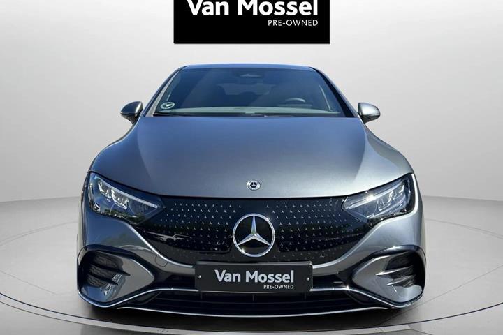 Grå Mercedes EQE 350+ fra 2022