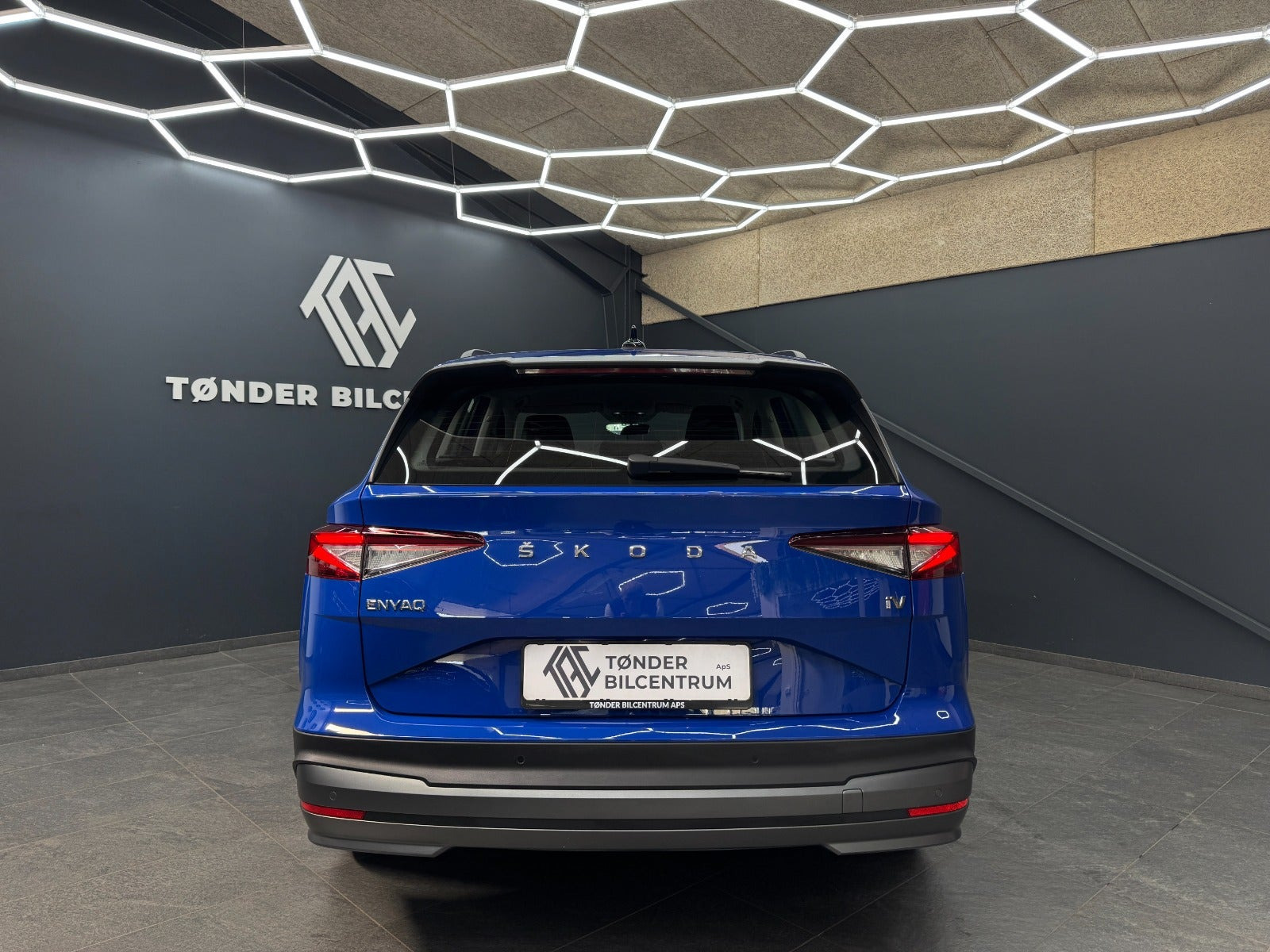 Blå Skoda Enyaq fra 2023