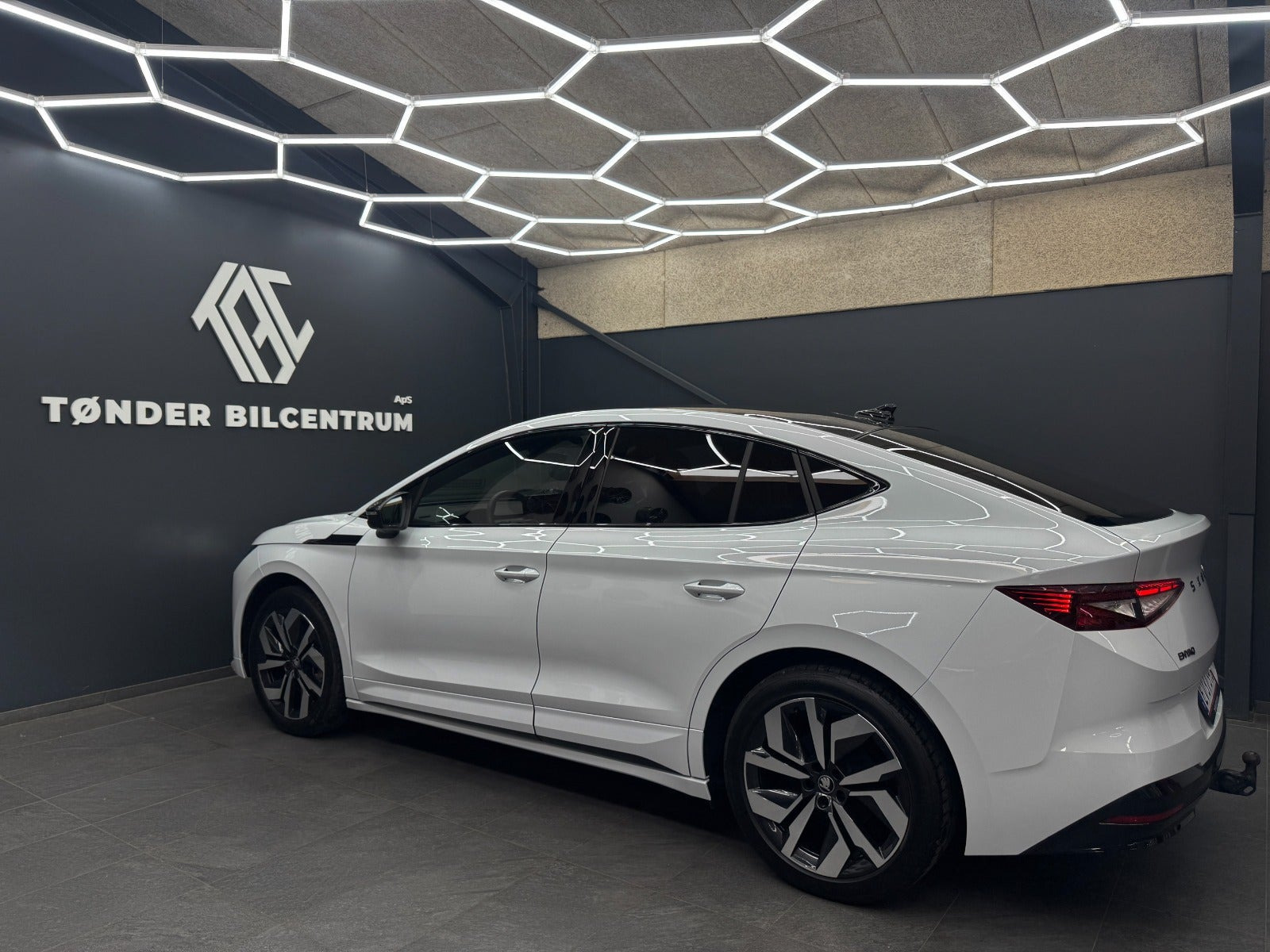 Hvid Skoda Enyaq fra 2026