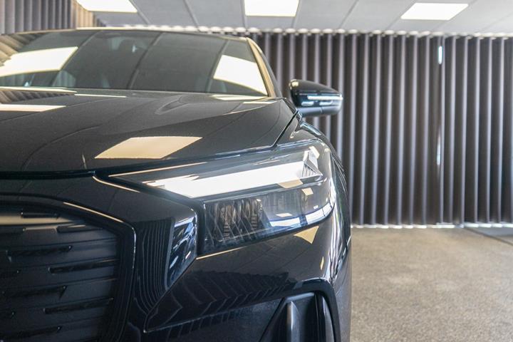 Sort Audi Q4 e-tron fra 2026