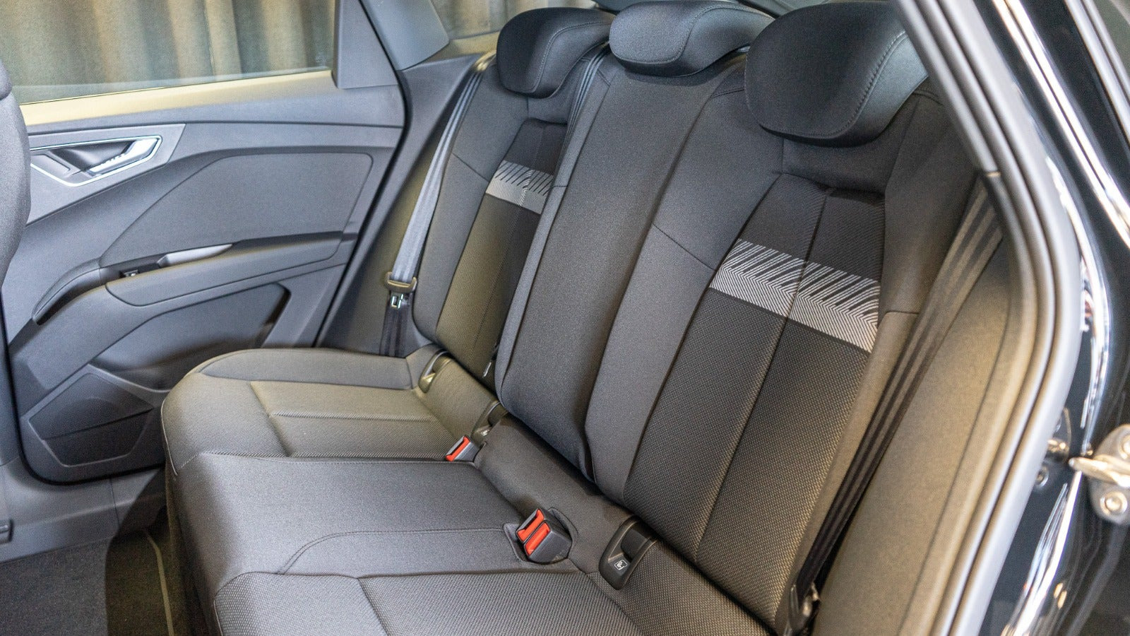 Sort Audi Q4 e-tron fra 2026