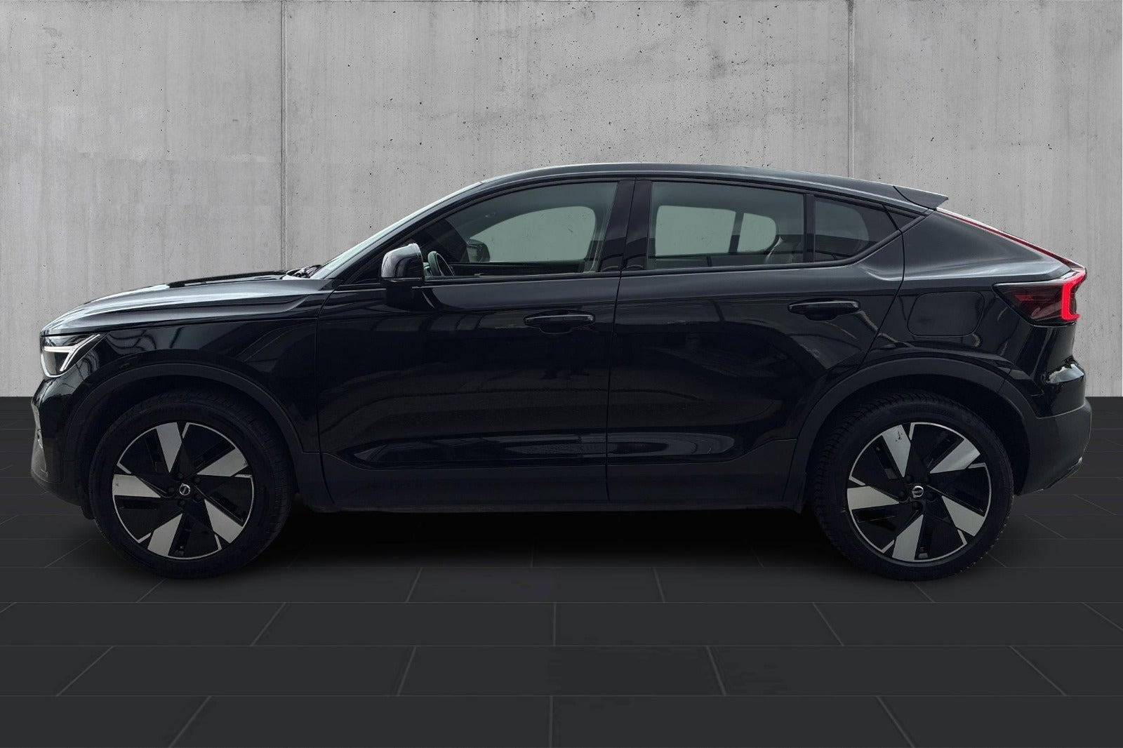 Sort Volvo C40 fra 2023