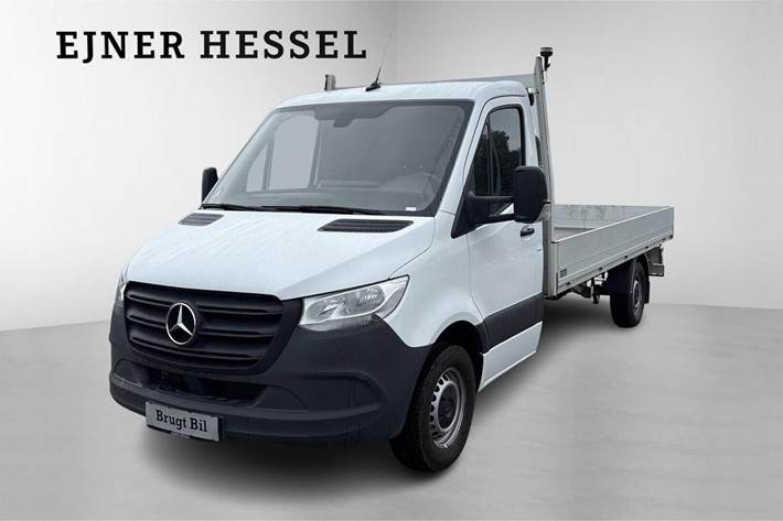 Hvid Mercedes Sprinter 317 fra 2024