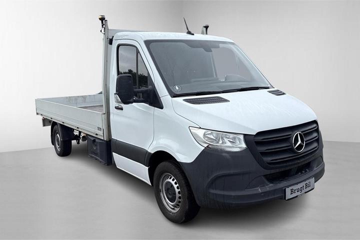 Hvid Mercedes Sprinter 317 fra 2024
