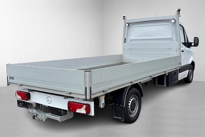 Hvid Mercedes Sprinter 317 fra 2024
