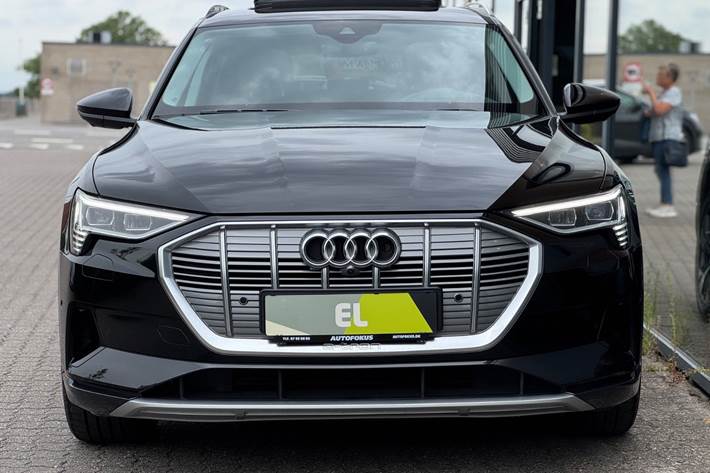 Sort Audi e-tron fra 2022