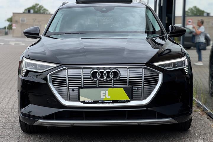 Sort Audi e-tron fra 2022