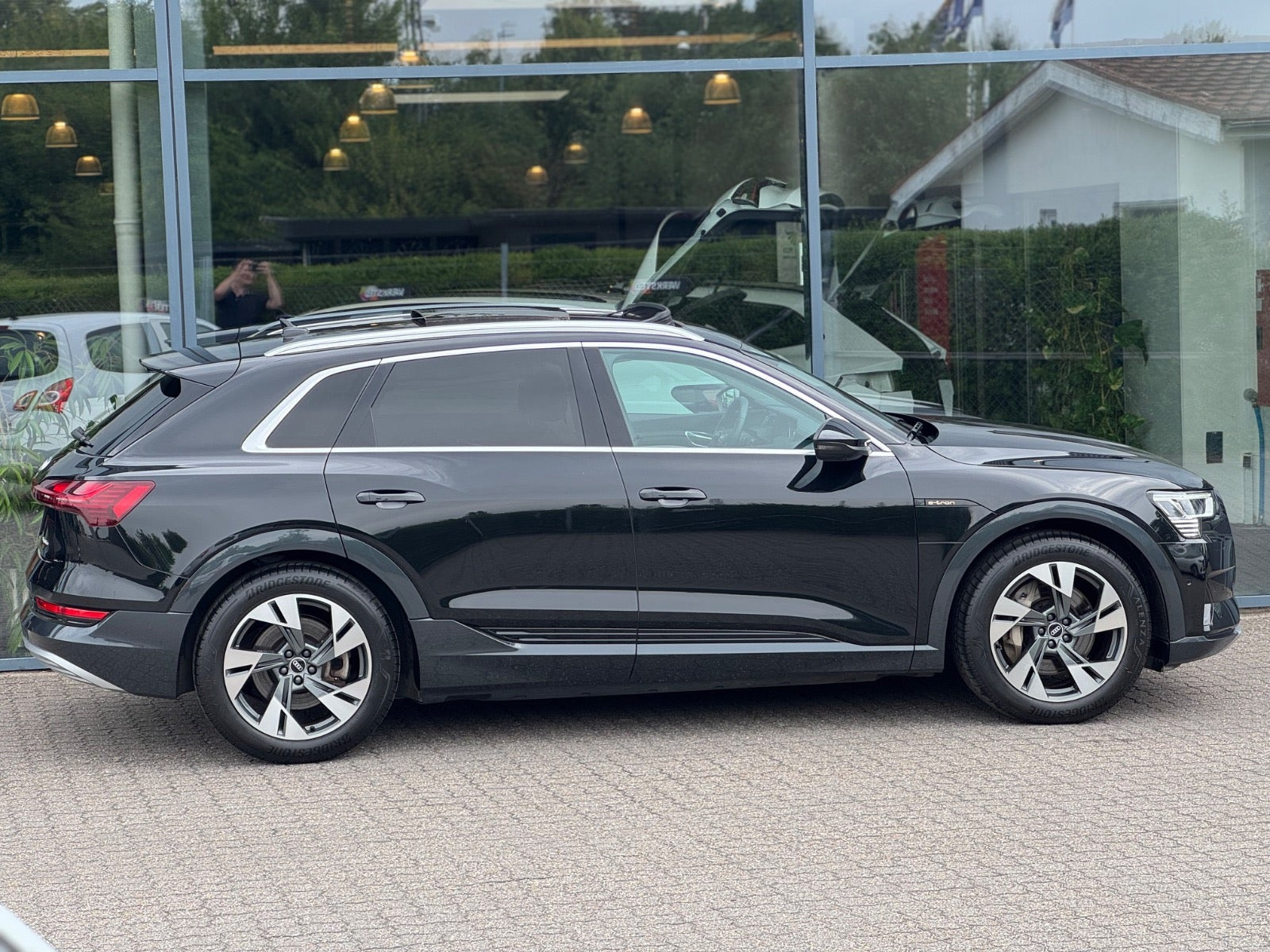 Sort Audi e-tron fra 2022