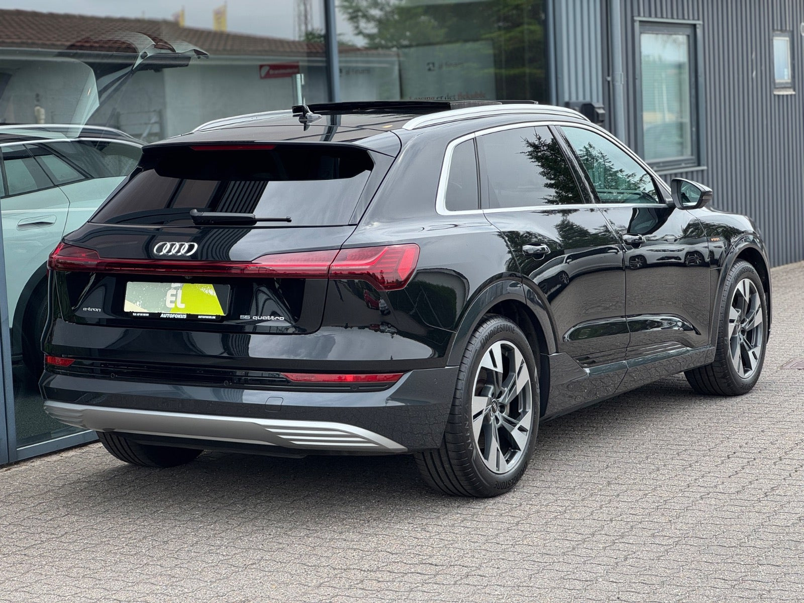 Sort Audi e-tron fra 2022