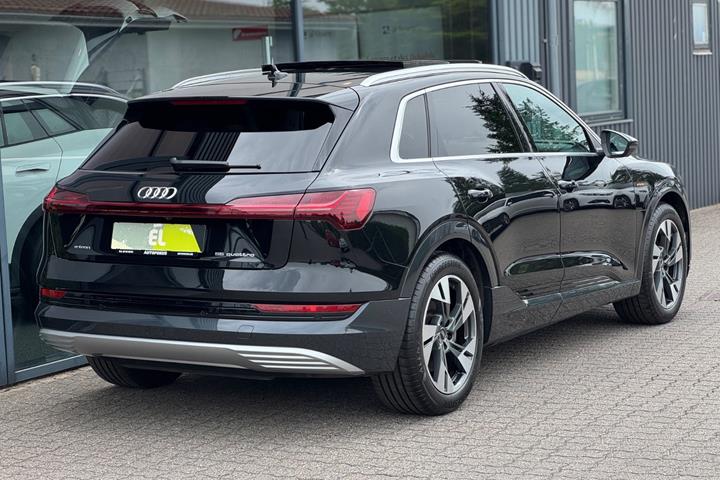 Sort Audi e-tron fra 2022