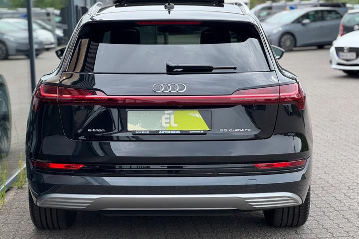 Sort Audi e-tron fra 2022