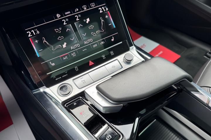 Sort Audi e-tron fra 2022