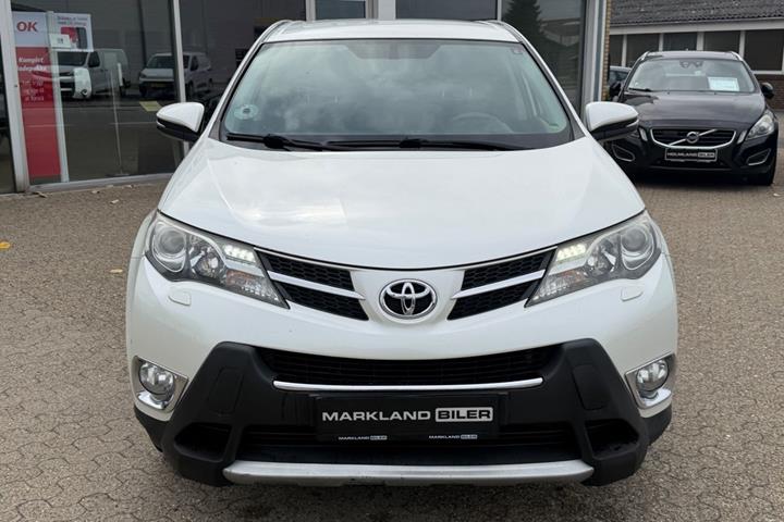 Hvid Toyota RAV4 fra 2013