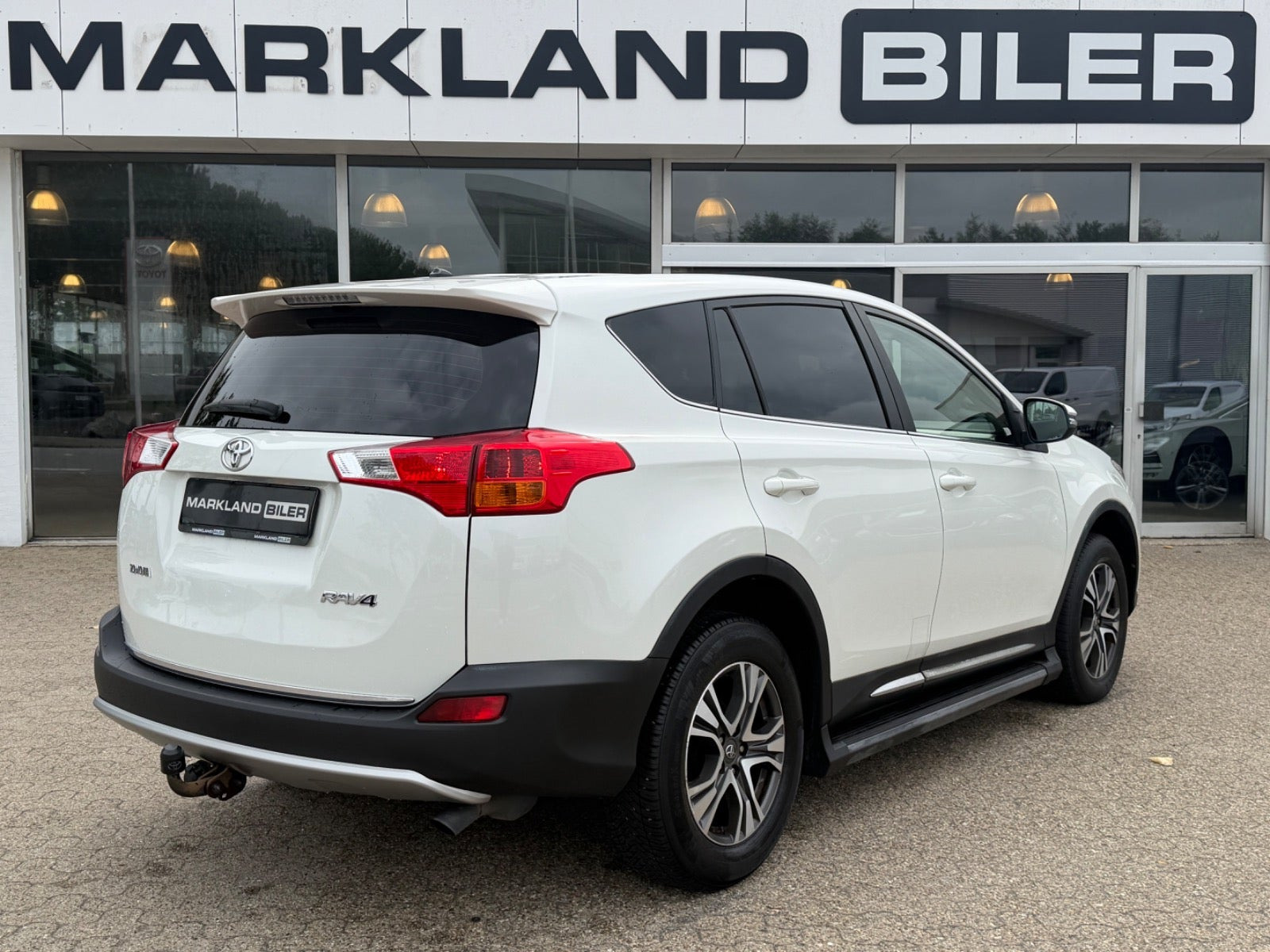 Hvid Toyota RAV4 fra 2013