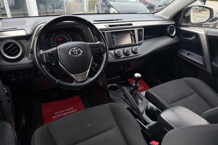 Hvid Toyota RAV4 fra 2013