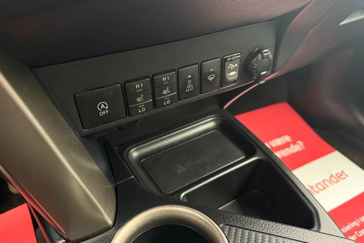 Hvid Toyota RAV4 fra 2013