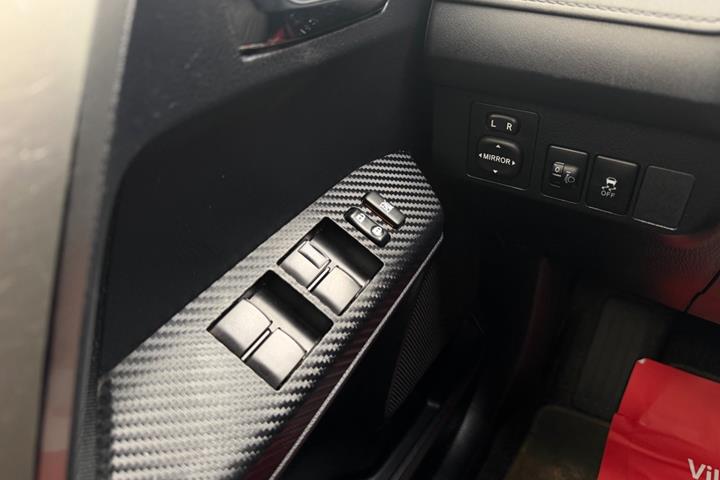 Hvid Toyota RAV4 fra 2013