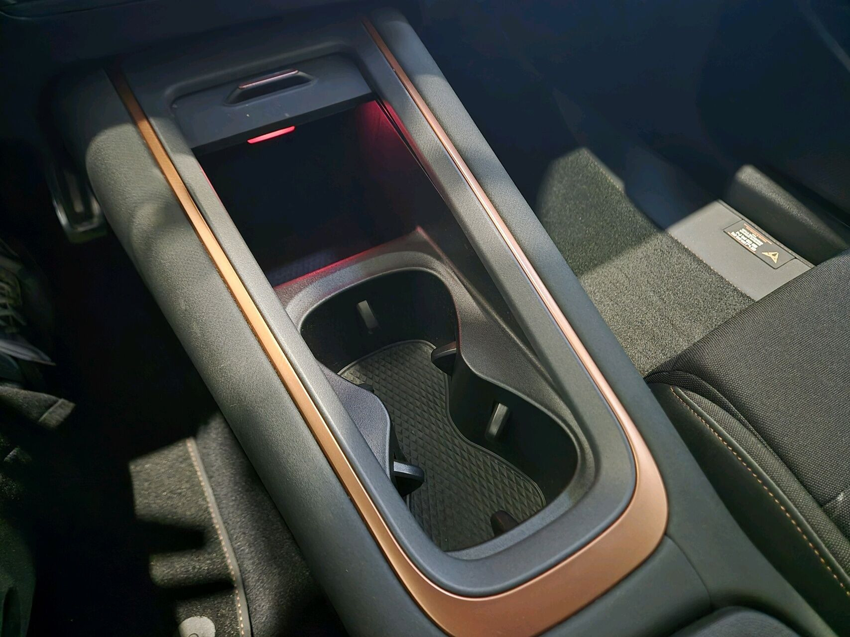 Grå Cupra Born fra 2023