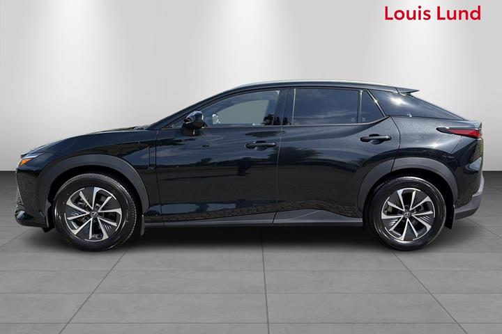 Sort Lexus RZ fra 2025
