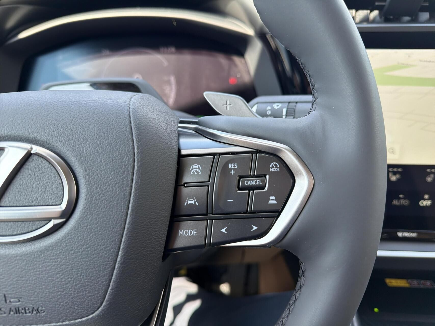 Sort Lexus RZ fra 2025