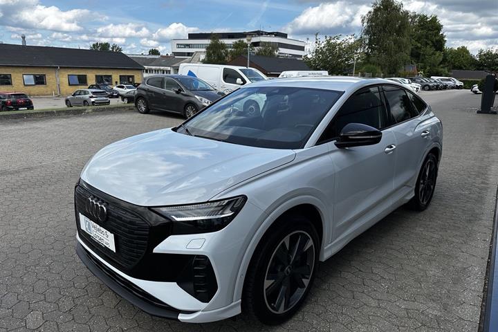 Hvid Audi Q4 fra 2022