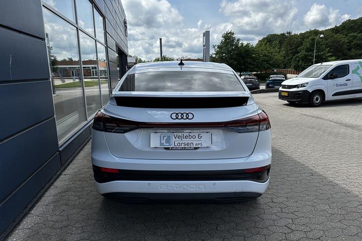 Hvid Audi Q4 fra 2022