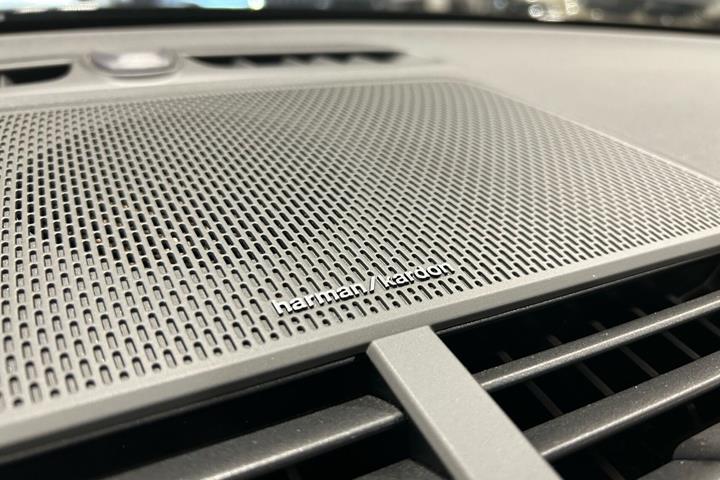 Sort Polestar 2 fra 2023