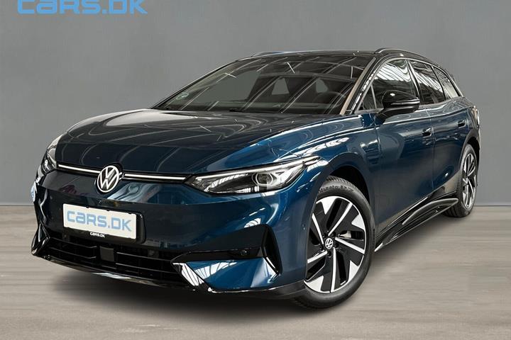 Blå VW ID.7 fra 2026 set udefra