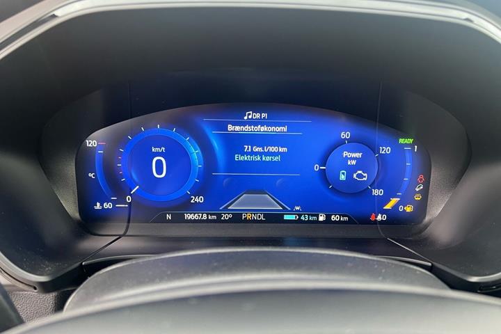Grå Ford Kuga fra 2024