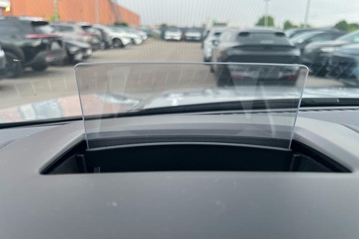 Grå Ford Kuga fra 2024