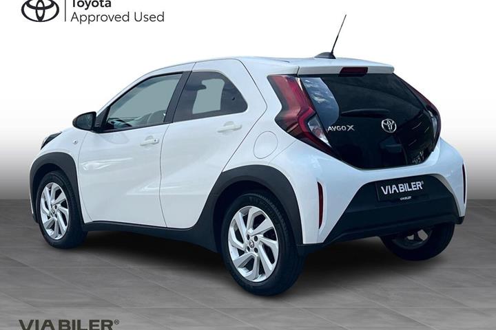 Hvid Toyota Aygo X fra 2023