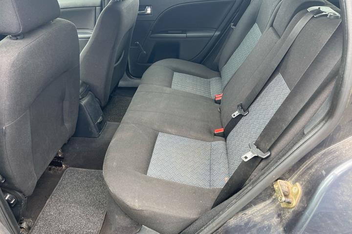 Grå Ford Mondeo fra 2007