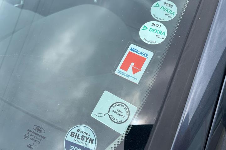 Grå Ford Mondeo fra 2007