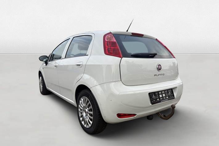 Grøn Fiat Punto fra 2015