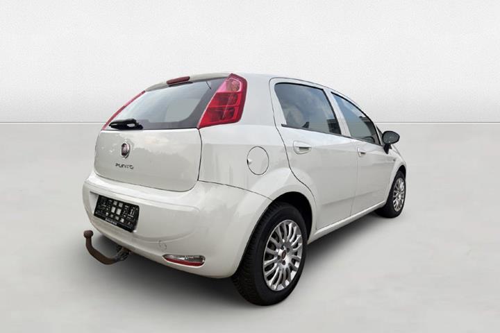Grøn Fiat Punto fra 2015