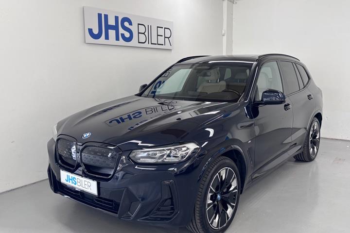 Blå BMW iX3 fra 2022