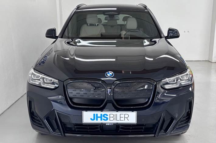Blå BMW iX3 fra 2022