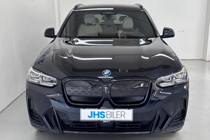 Blå BMW iX3 fra 2022
