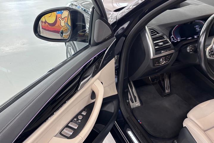 Blå BMW iX3 fra 2022