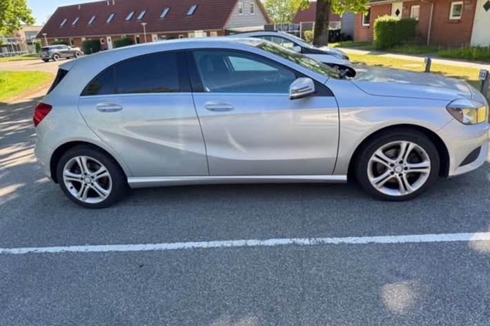 Sølv Mercedes A200 fra 2013