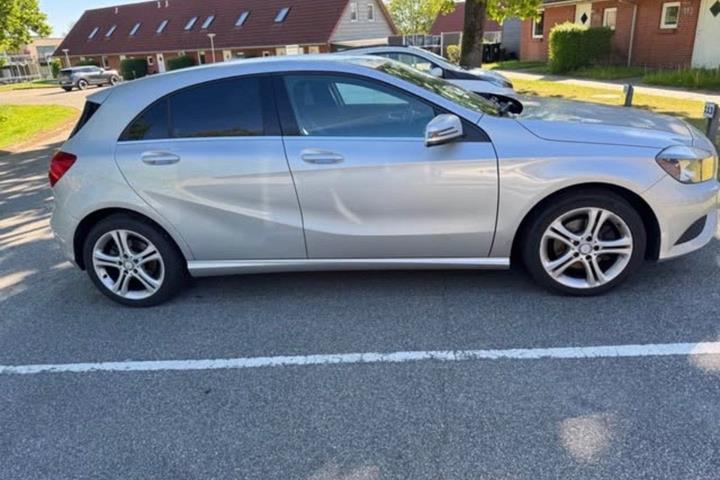 Sølv Mercedes A200 fra 2013