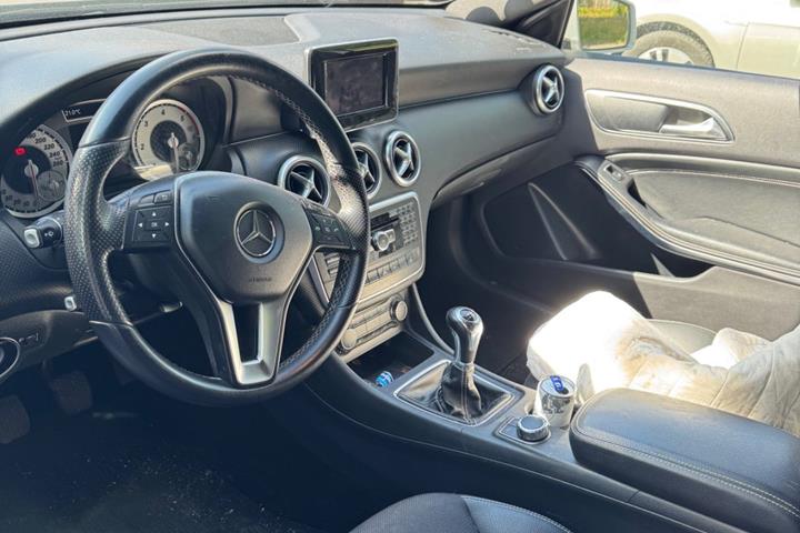 Sølv Mercedes A200 fra 2013