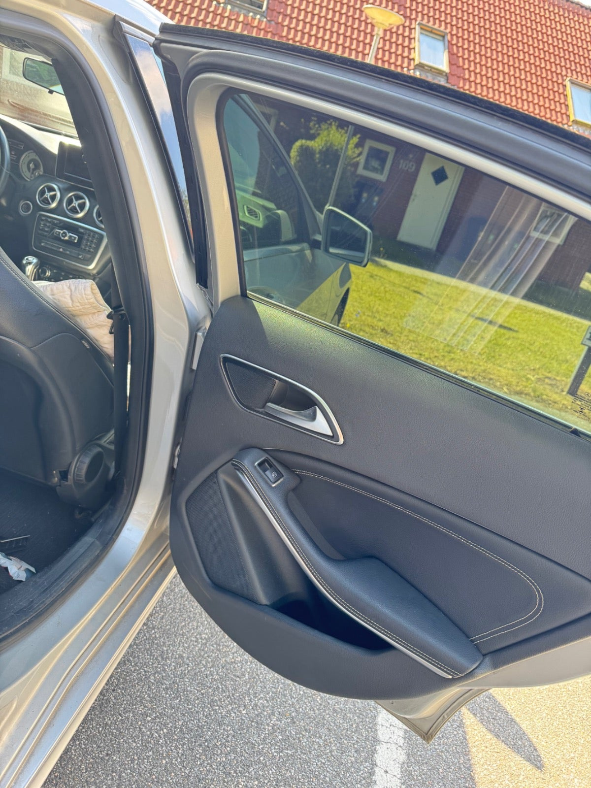 Sølv Mercedes A200 fra 2013