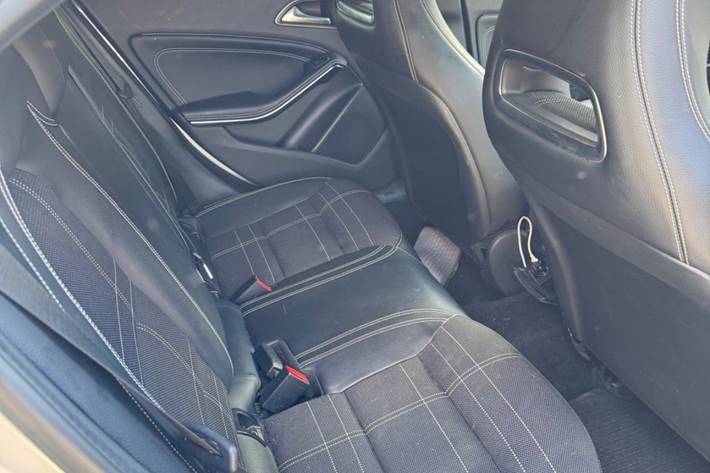 Sølv Mercedes A200 fra 2013