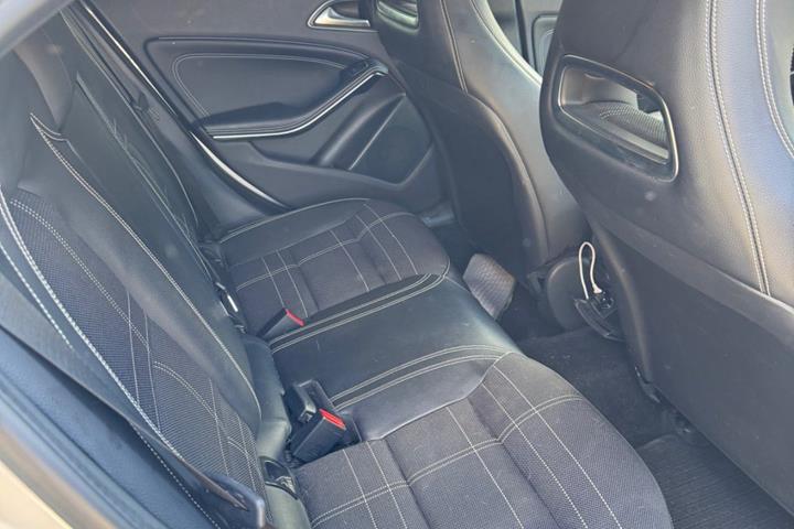 Sølv Mercedes A200 fra 2013