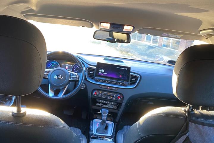 Sølv Kia Ceed fra 2021