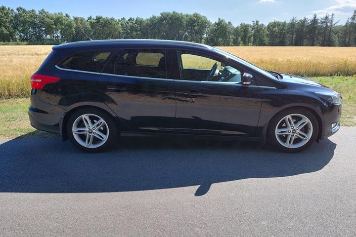 Sort Ford Focus fra 2017