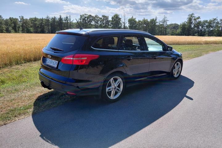 Sort Ford Focus fra 2017