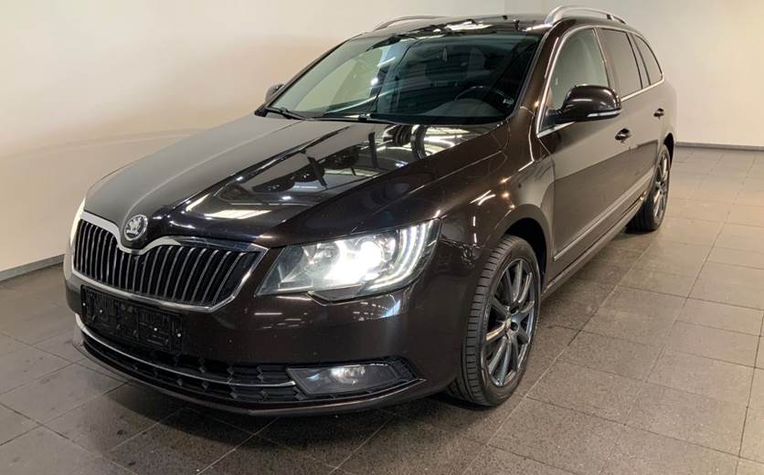 Skoda Superb 2,0 TDi 170 Elegance Combi DSG