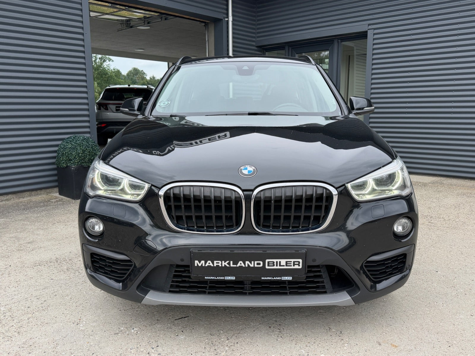 Sort BMW X1 fra 2019